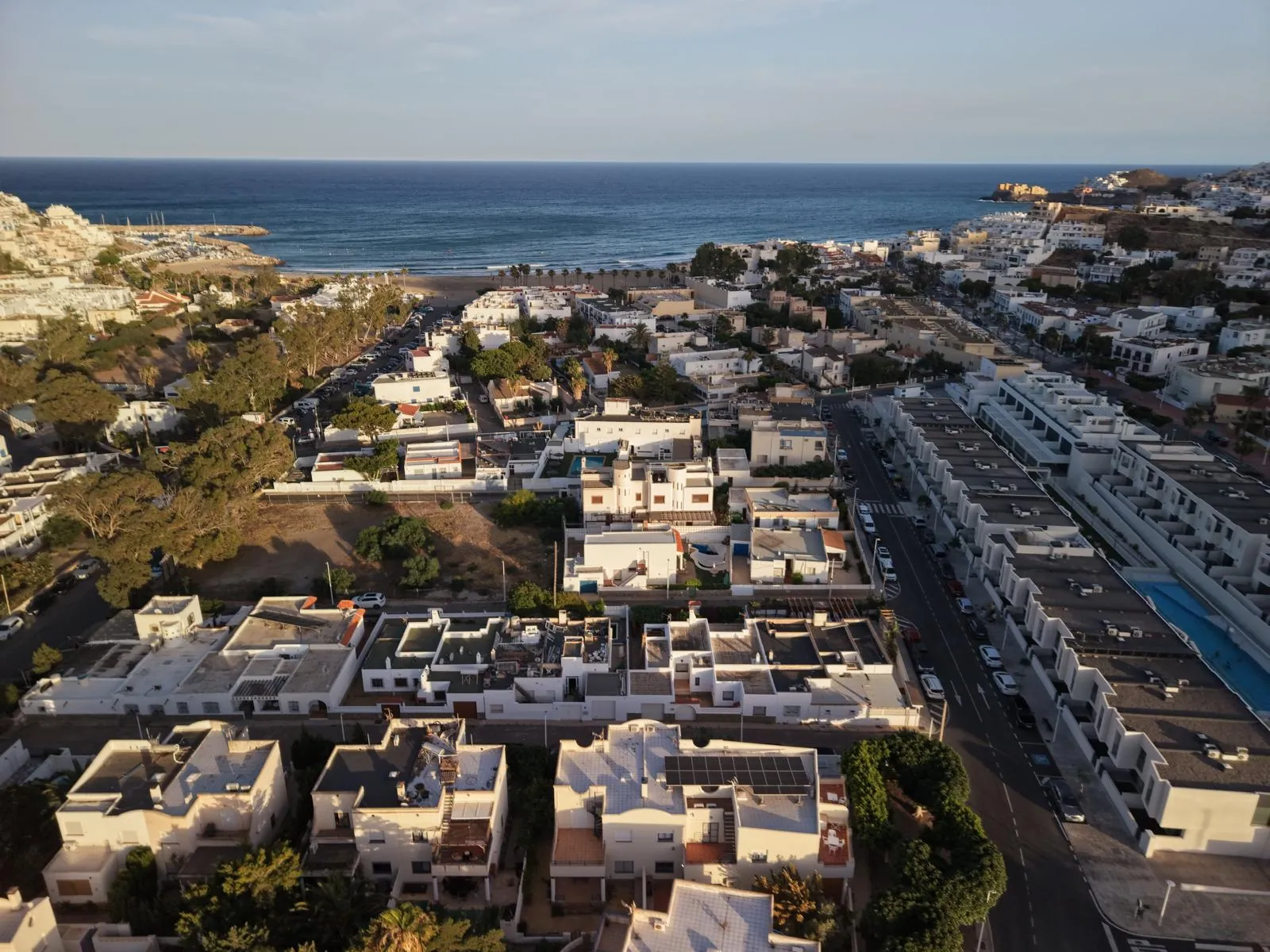 San José y el mar desde el aire